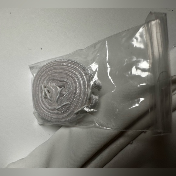 Dominique Bra 46D Strapless Convertible Underwire Contour White Full Figure NWOT - Picture 2 of 9